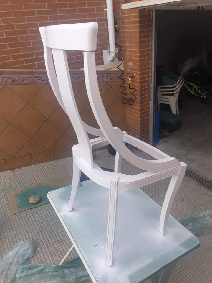 silla blanca