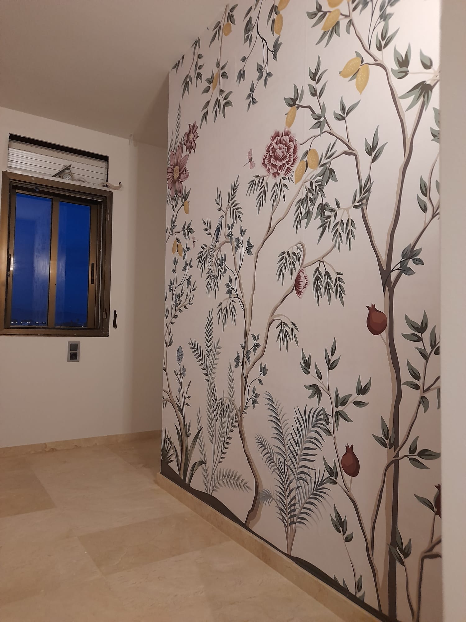 pared con estampado de arboles